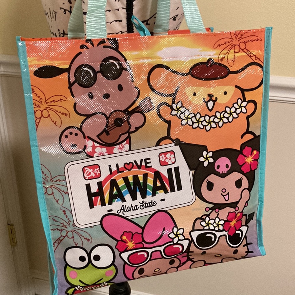 NWT SANRIO HAWAII TOTE BAG
